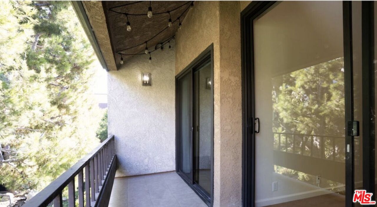 8675 Falmouth Avenue, Unit 315 Playa del Rey, CA 90293 - Photo 2 of 12