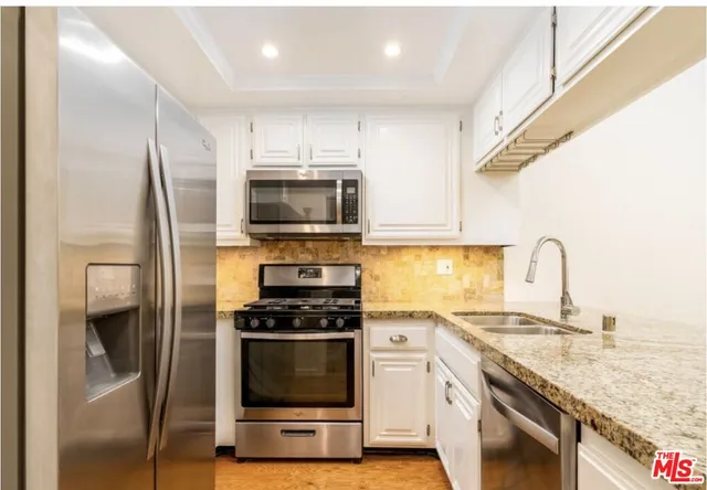 $3,395 | 8675 Falmouth Avenue, Unit 315, Playa del Rey, CA 90293