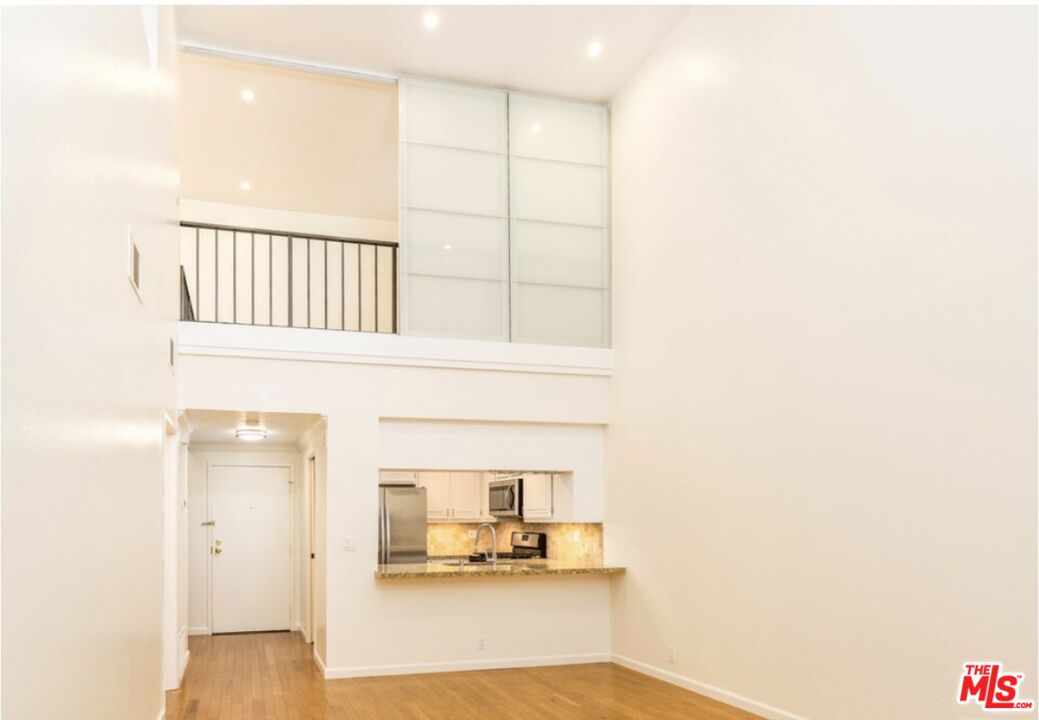 8675 Falmouth Avenue, Unit 315 Playa del Rey, CA 90293 - Photo 8 of 12