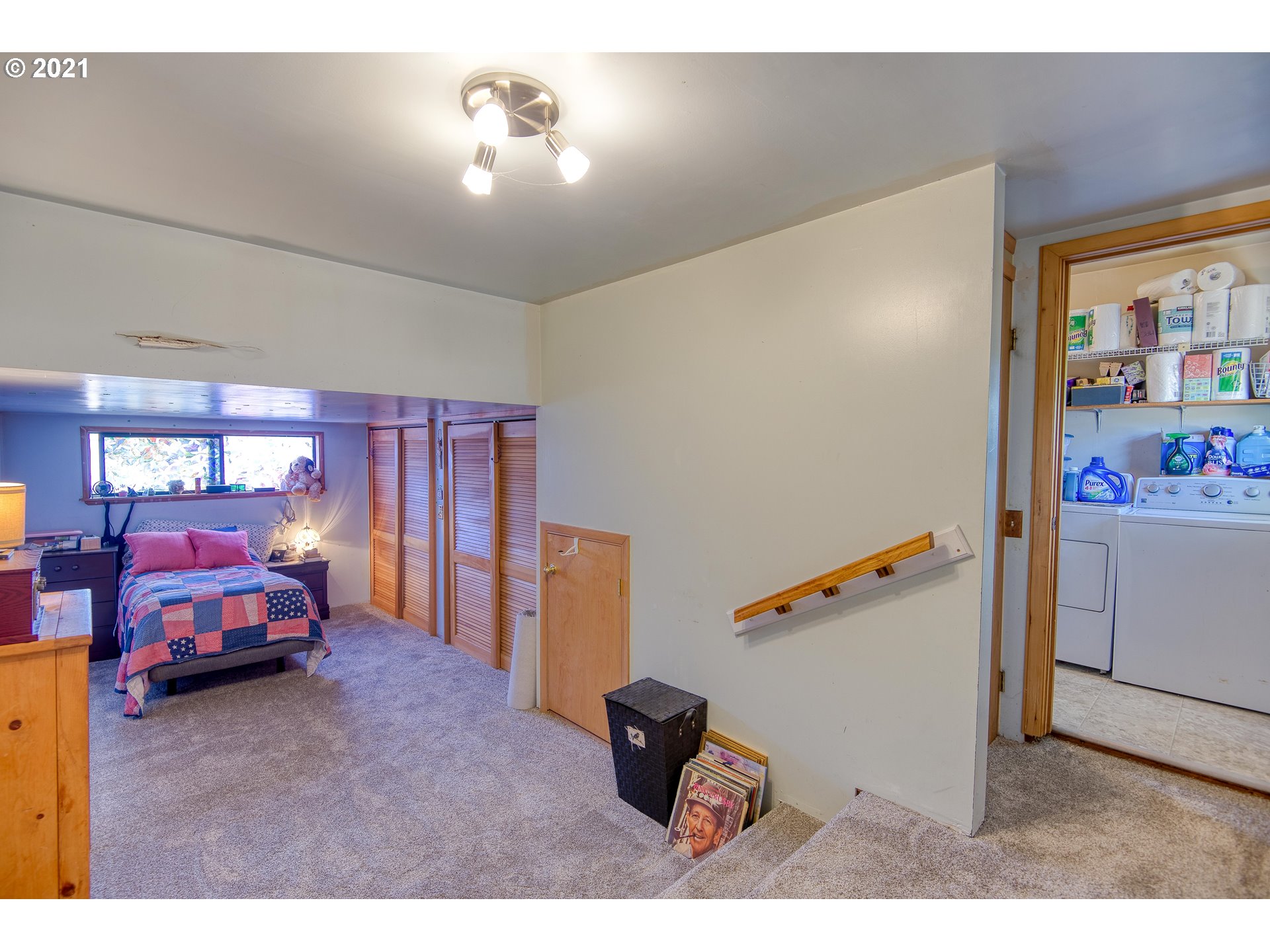 282 South Morrison Street Coos Bay, OR 97420 - Photo 18 of 29 a view of a livingroom with furniture and toys