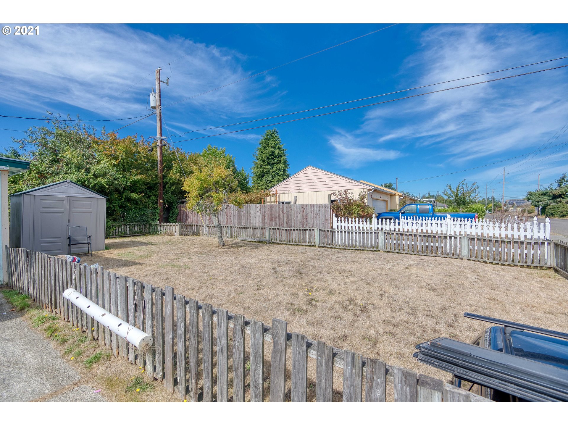 282 South Morrison Street Coos Bay, OR 97420 - Photo 27 of 29 a view of a wooden fence