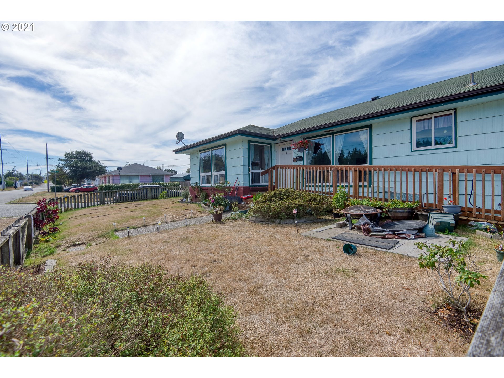 282 South Morrison Street Coos Bay, OR 97420 - Photo 4 of 29 a view of backyard with swimming pool and furniture