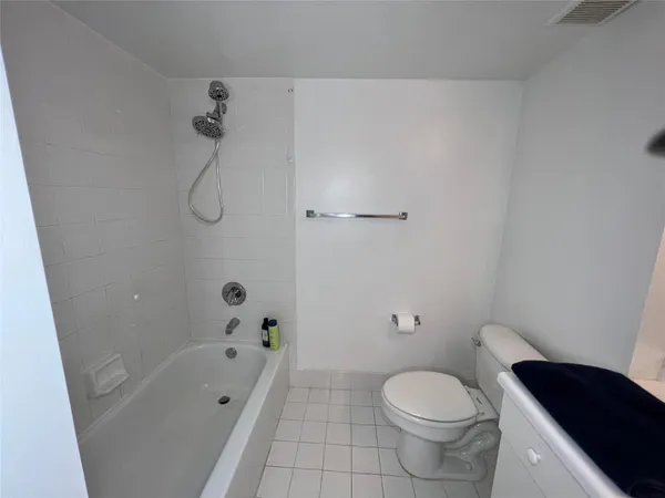 $2,250 | 2600 South University Drive, Unit 309, Davie, FL 33328