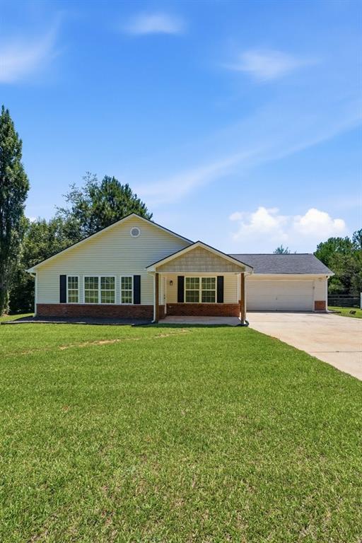 275 Jack Russell Road Newnan, GA 30263 - Photo 3 of 33