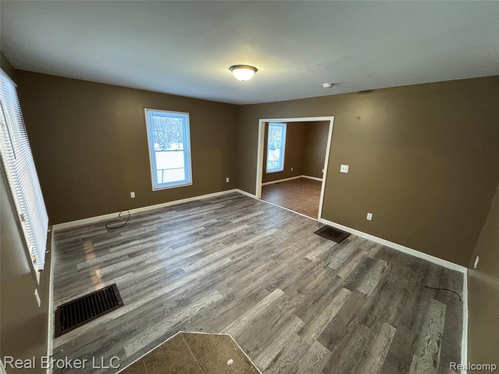 86 Hamilton Street Pontiac, MI 48342 - Photo 6 of 26