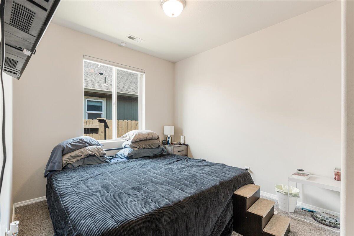 2764 Northeast Spring Water Place Bend, OR 97701 - Photo 12 of 24 Guest Room