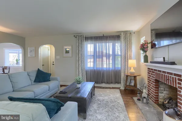 $610,000 | 128 West Areba Avenue, Hershey, PA 17033