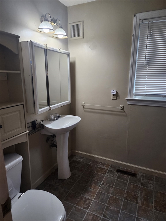 34 Spring Street Chicopee, MA 01013 - Photo 15 of 17