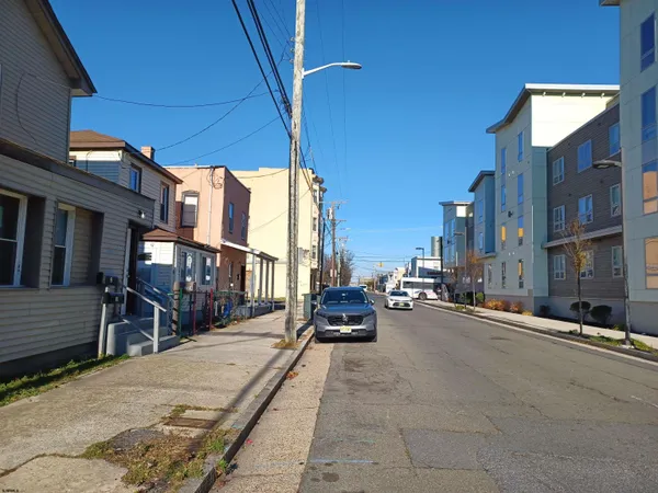 $1,750 | 322 North Tennessee Avenue, Unit 1, Atlantic City, NJ 08401