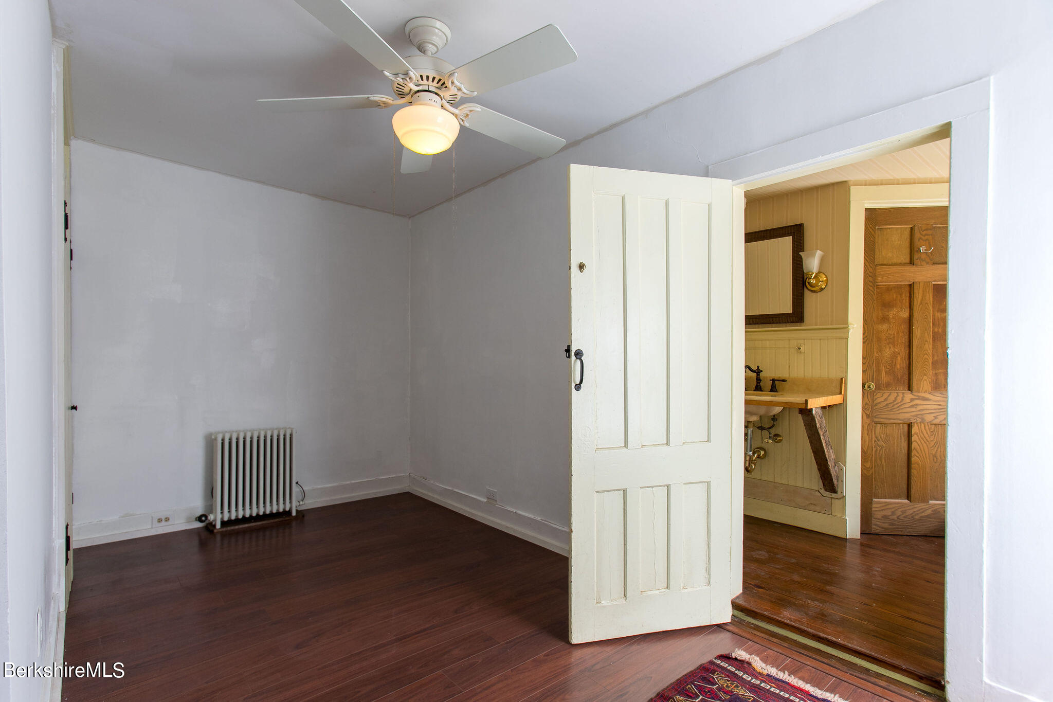12 Prospect Lake Road Egremont, MA 01230 - Photo 28 of 50 En-Suite Bedroom 3