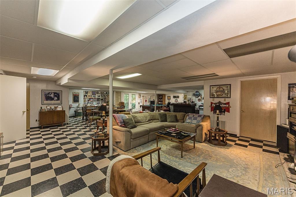 12420 Robyn Road Sunset Hills, MO 63127 - Photo 36 of 55 Gallery Image 36