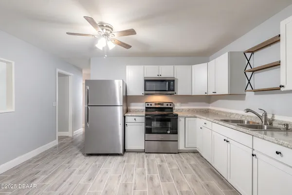 $2,200 | 109 South Colorado Avenue, Unit A, DeLand, FL 32724