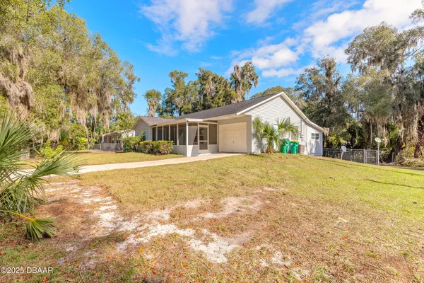 $2,200 | 109 South Colorado Avenue, Unit A, DeLand, FL 32724