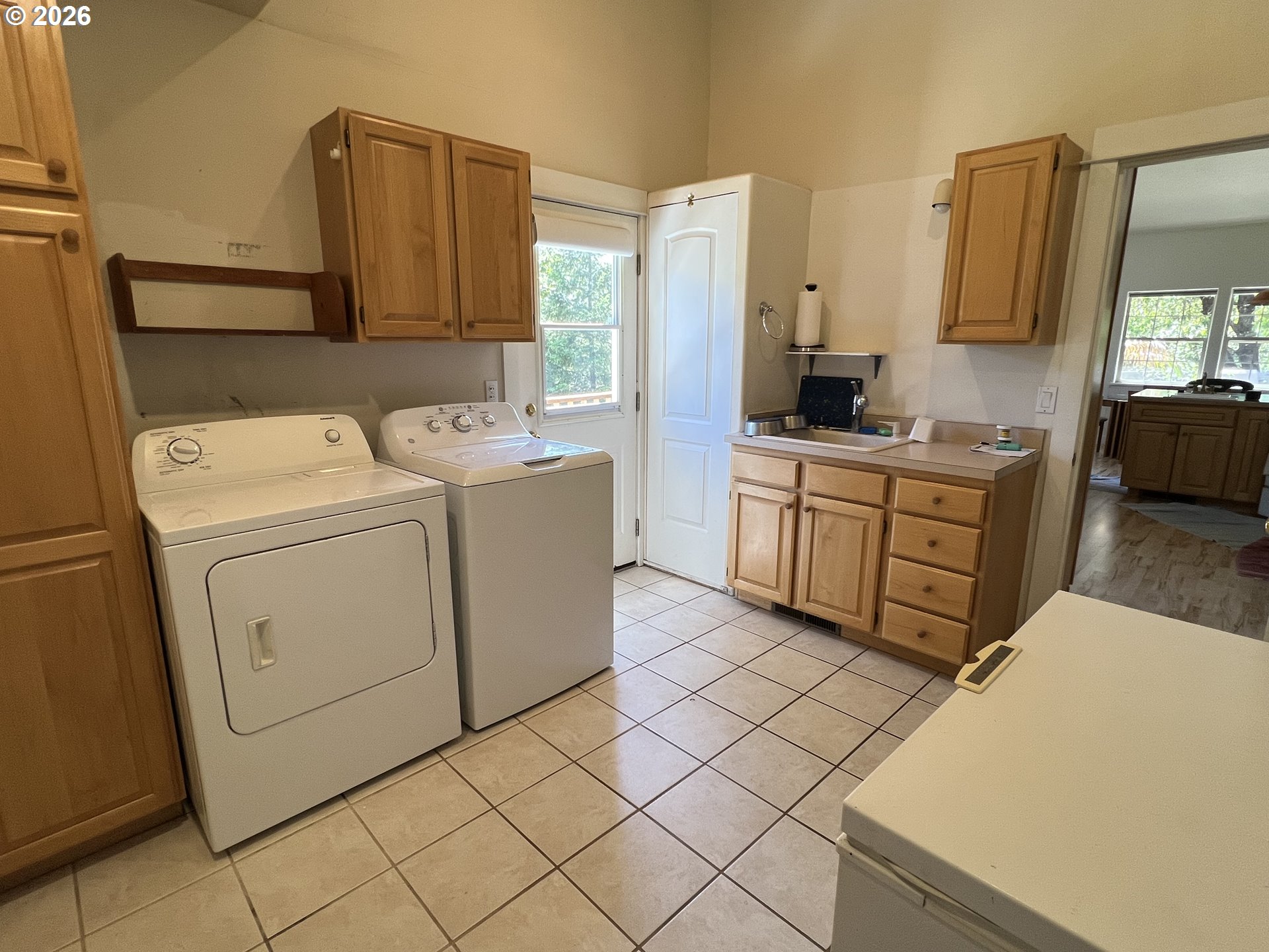 28544 Crow Road Eugene, OR 97402 - Photo 34 of 48 a utility room with dryer and washer