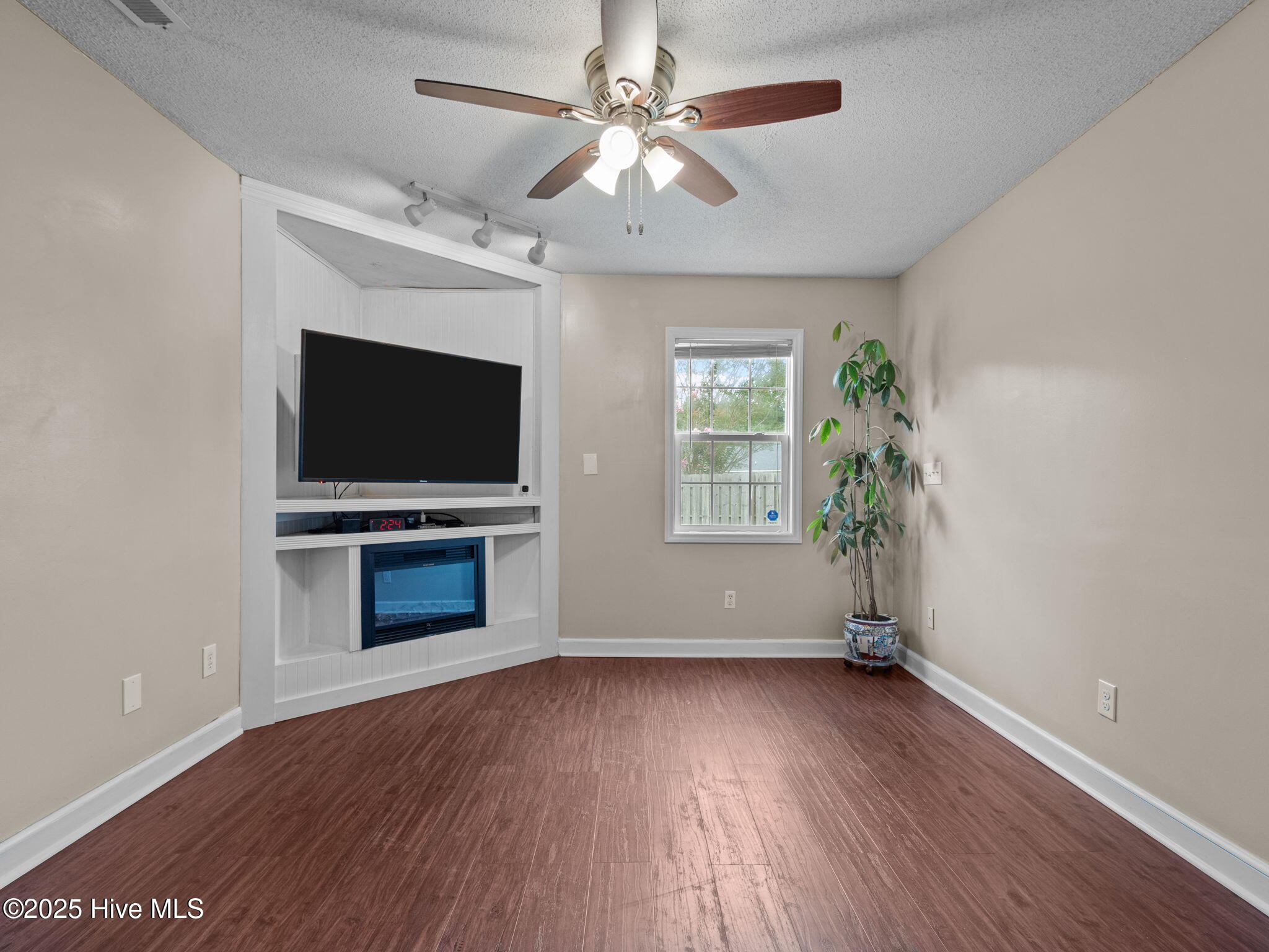 302 Foxridge Lane Hubert, NC 28539 - Photo 14 of 38 38-web-or-mls-P8255753