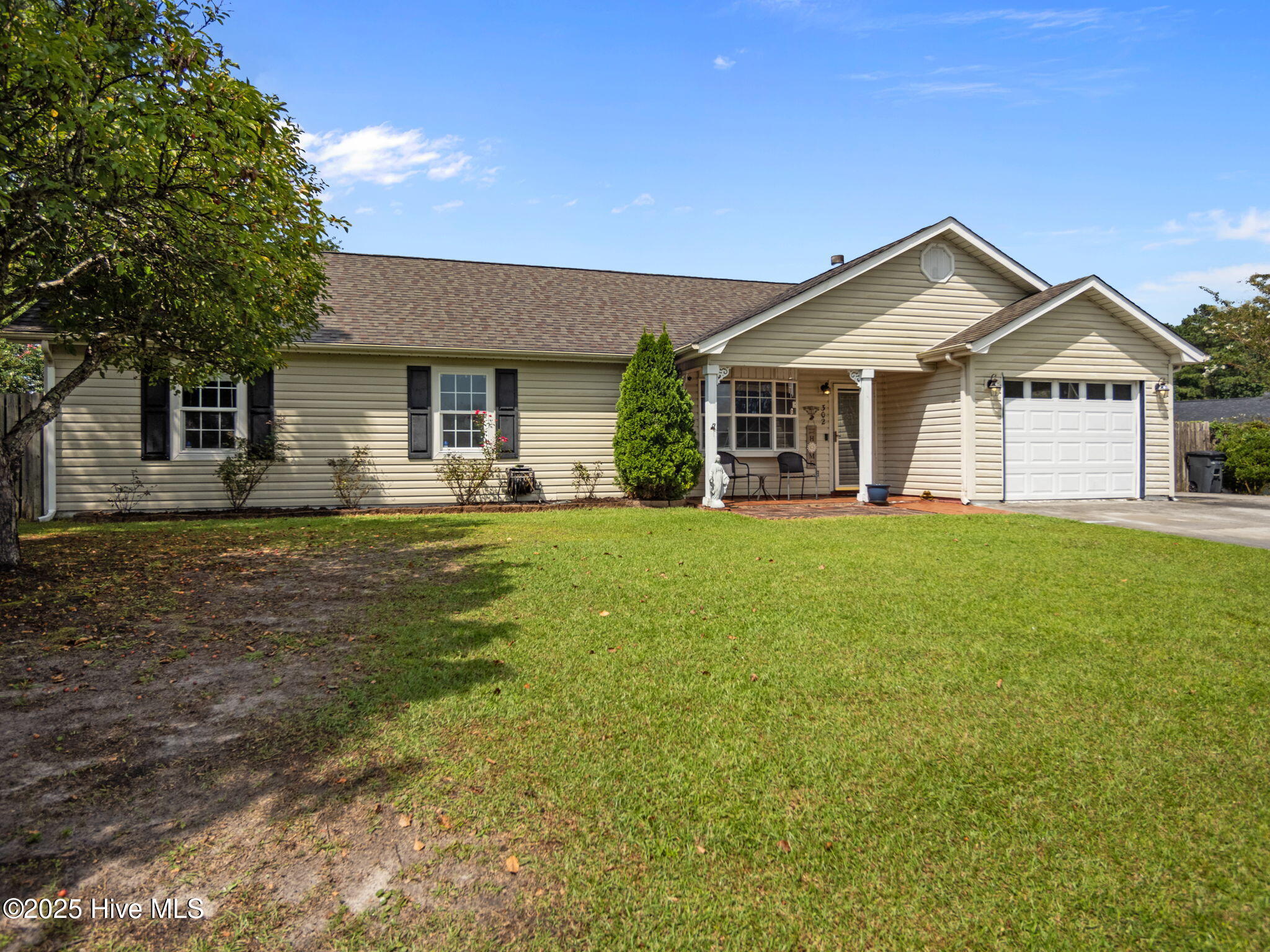 302 Foxridge Lane Hubert, NC 28539 - Photo 2 of 38 4-web-or-mls-P8256045