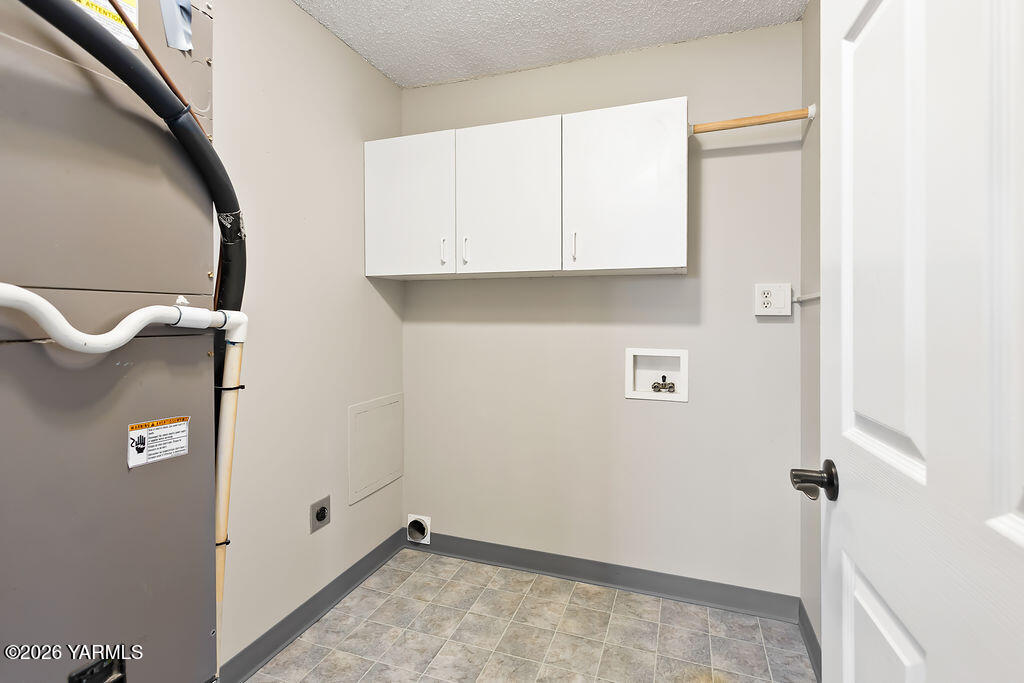 82 West Brathovde Road Selah, WA 98942 - Photo 11 of 26 82WBrathovdeRd-6