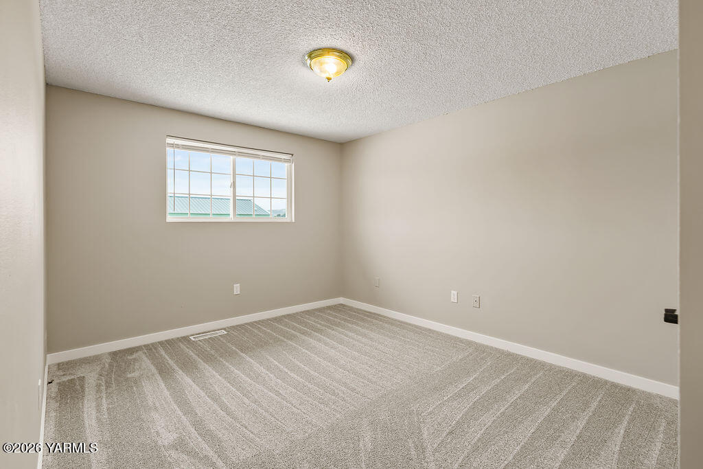 82 West Brathovde Road Selah, WA 98942 - Photo 13 of 26 82WBrathovdeRd-8