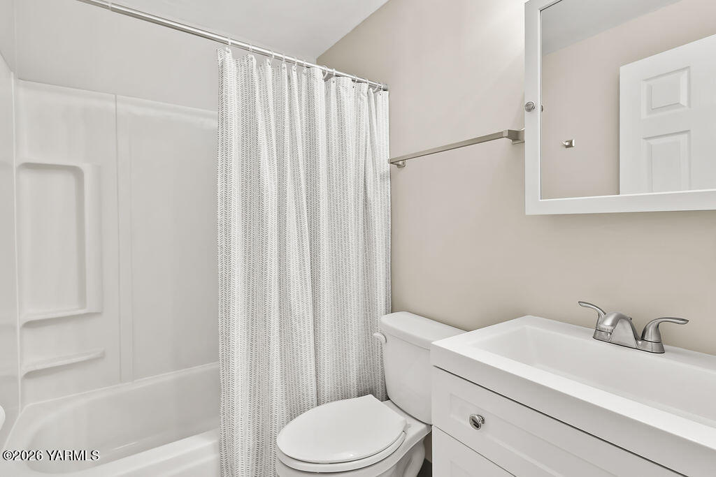 82 West Brathovde Road Selah, WA 98942 - Photo 15 of 26 82WBrathovdeRd-10