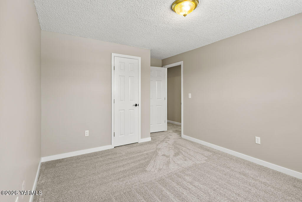 82 West Brathovde Road Selah, WA 98942 - Photo 16 of 26 82WBrathovdeRd-11