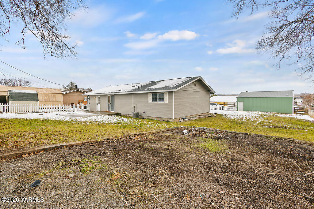 82 West Brathovde Road Selah, WA 98942 - Photo 22 of 26 82WBrathovdeRd-21