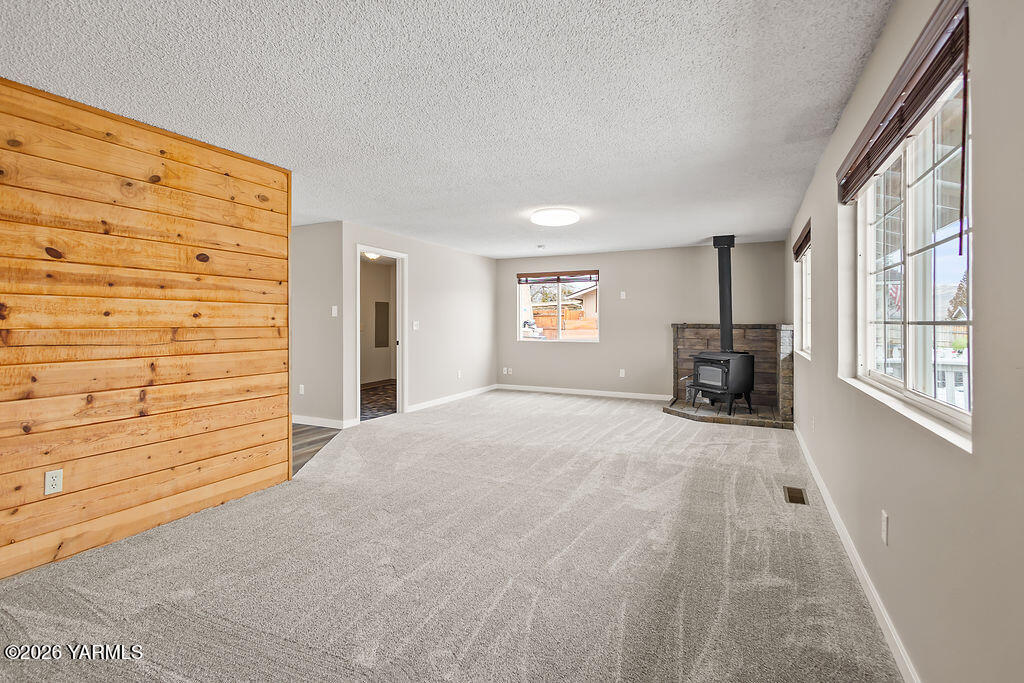 82 West Brathovde Road Selah, WA 98942 - Photo 3 of 26 82WBrathovdeRd-2