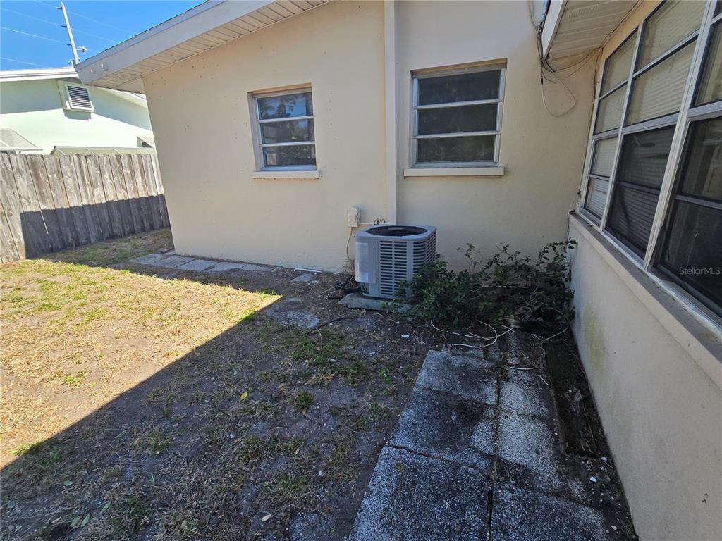 711 9th Street Northwest Largo, FL 33770 - Photo 21 of 26