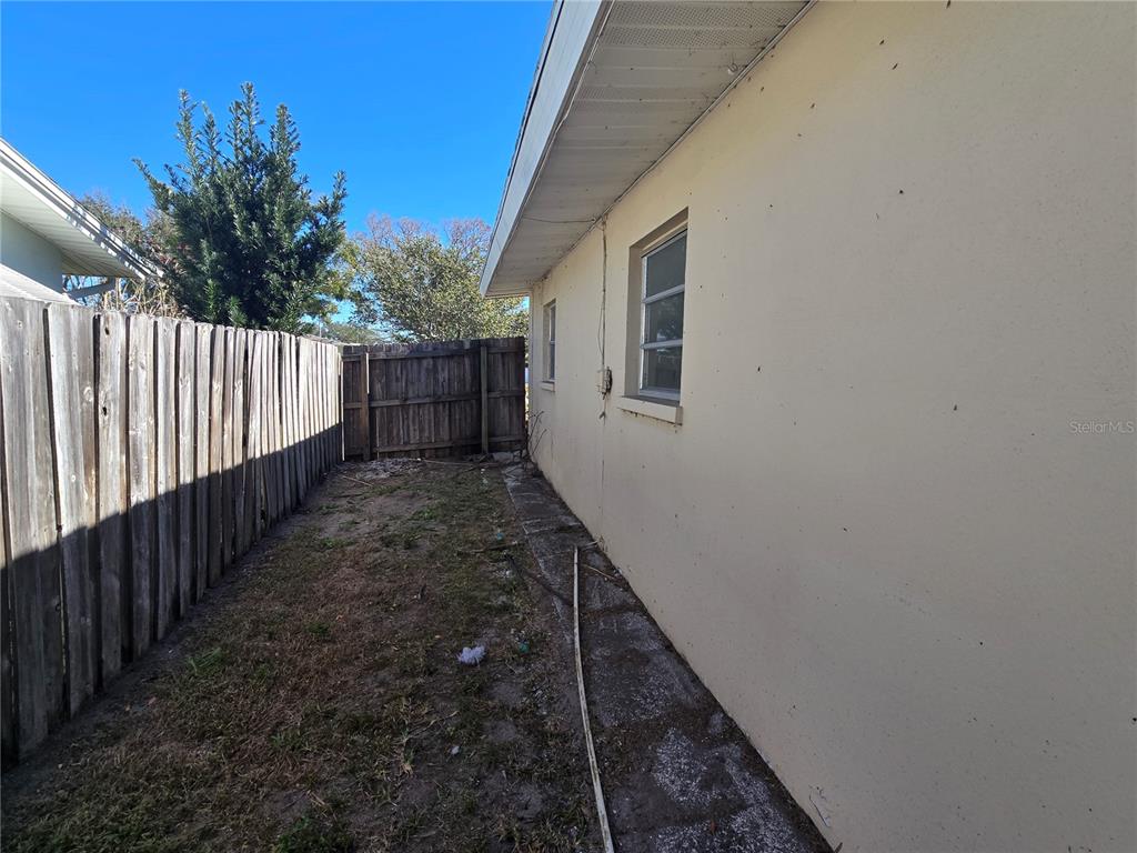 711 9th Street Northwest Largo, FL 33770 - Photo 22 of 26