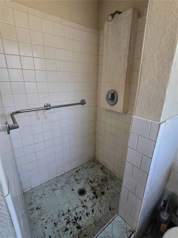 711 9th Street Northwest Largo, FL 33770 - Photo 9 of 26