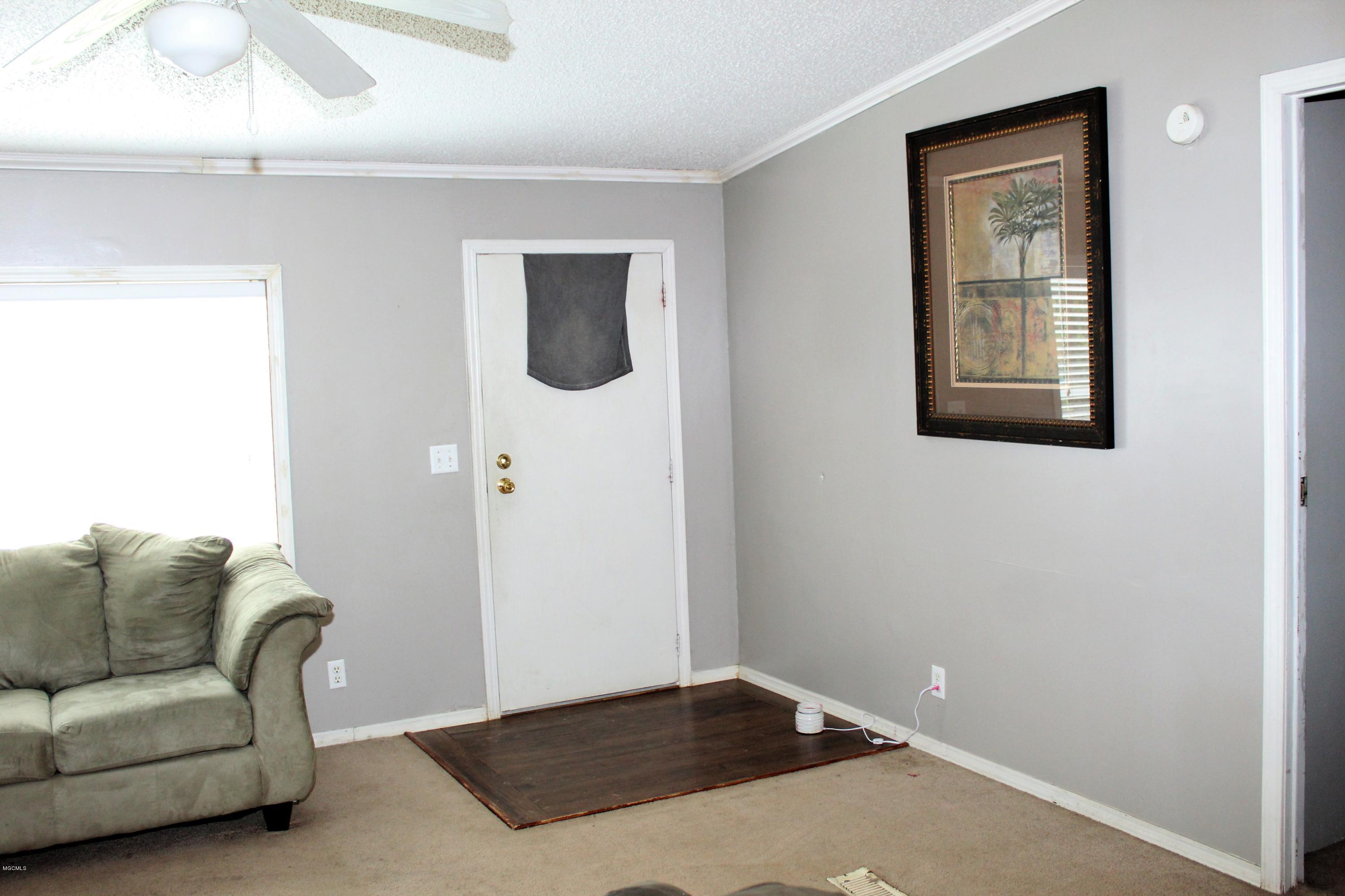 247 Gordon Road Lucedale, MS 39452 - Photo 3 of 22 IMG_2264