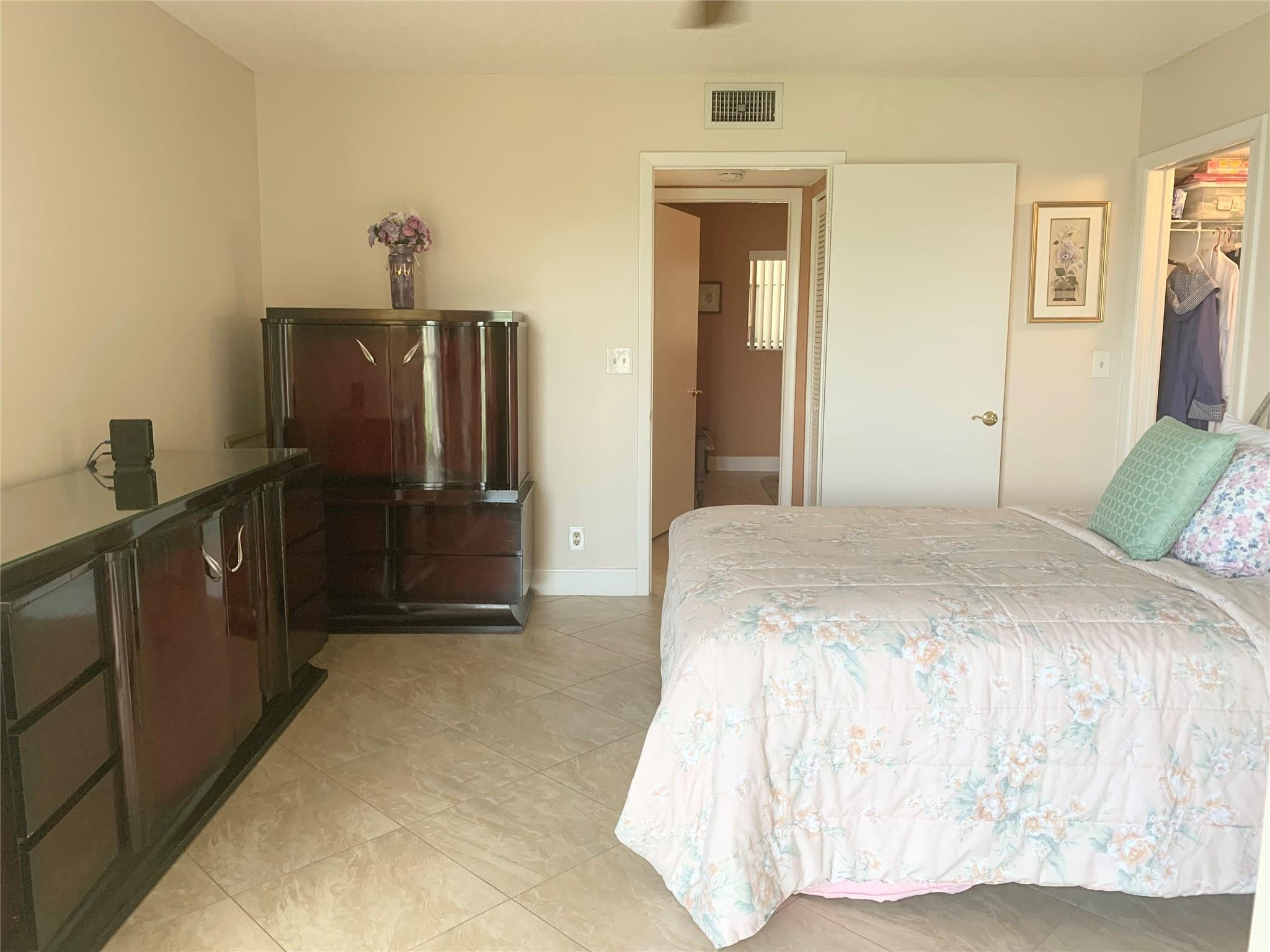 5340 Las Verdes Circle, Unit 210 Delray Beach, FL 33484 - Photo 11 of 28 Photo 11