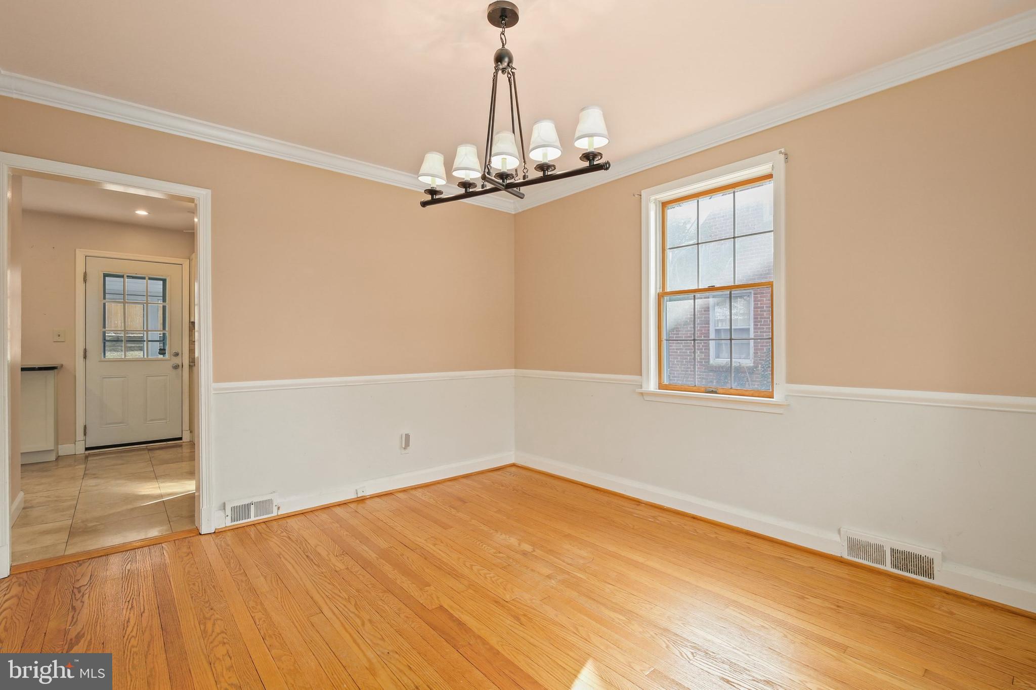 6617 Loch Hill Road Baltimore, MD 21239 - Photo 13 of 43