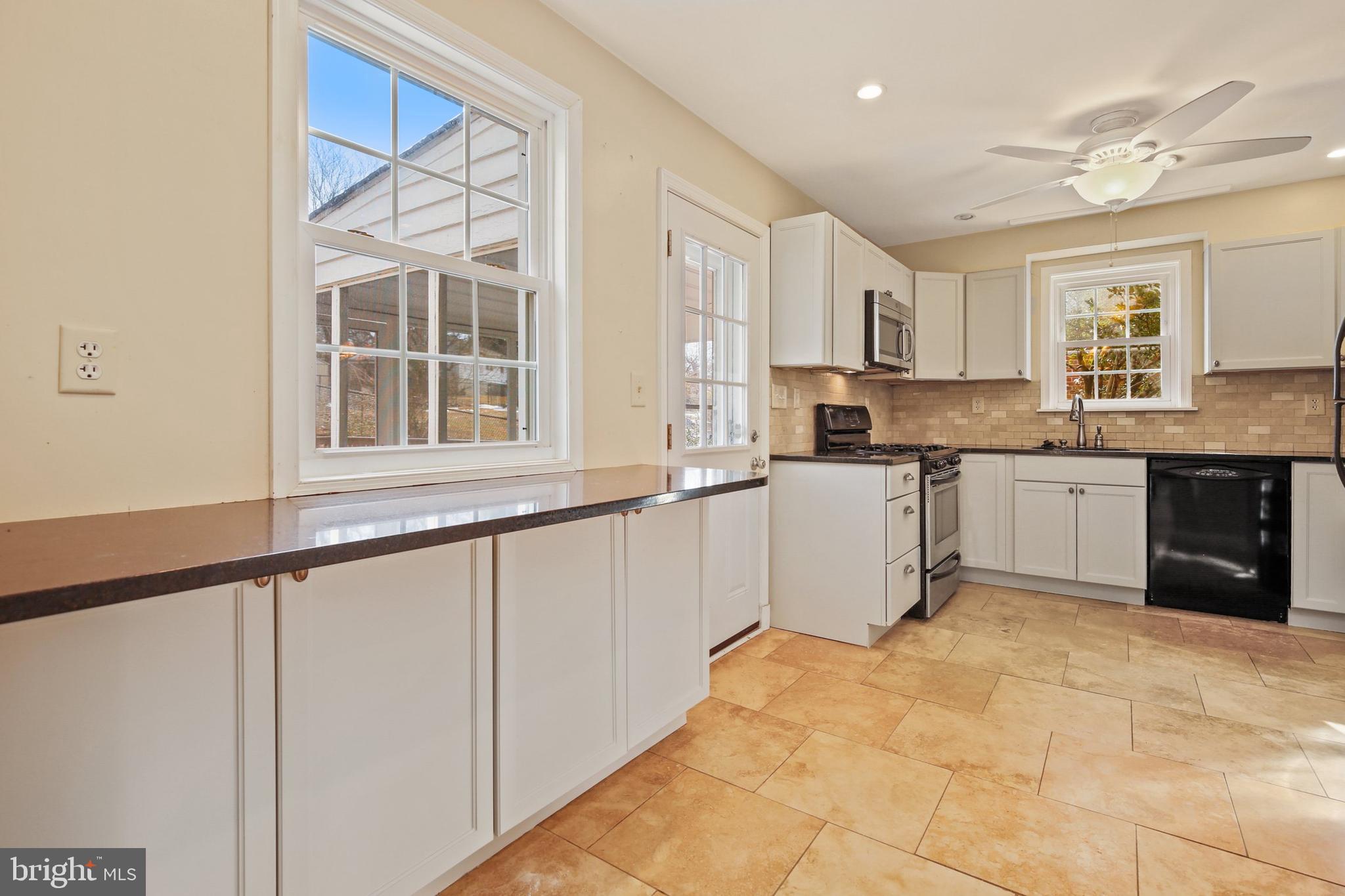 6617 Loch Hill Road Baltimore, MD 21239 - Photo 4 of 43