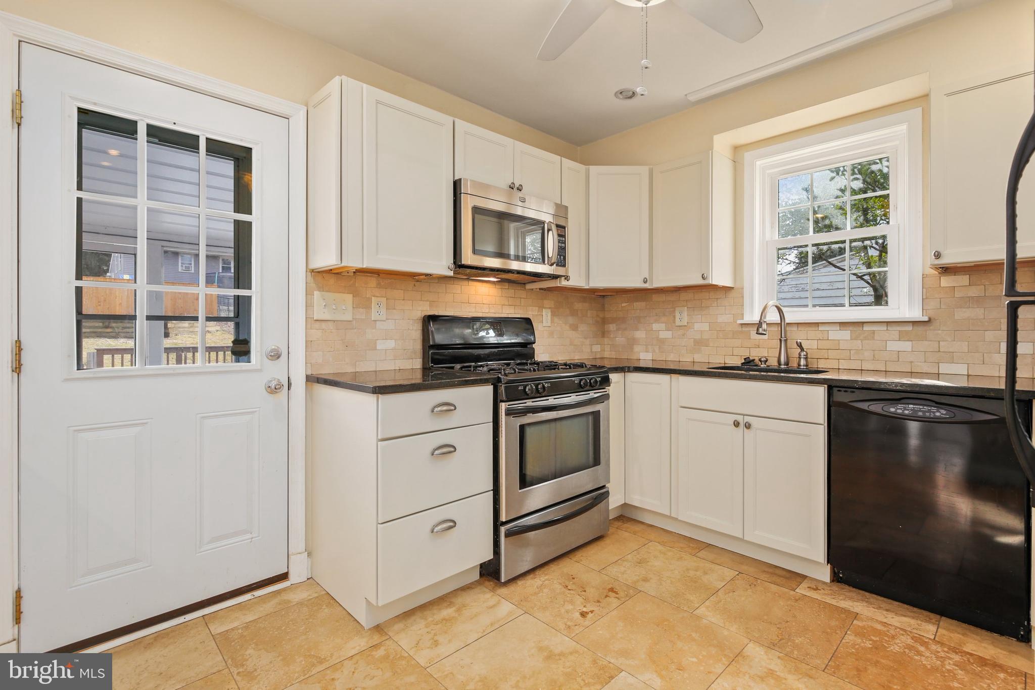 6617 Loch Hill Road Baltimore, MD 21239 - Photo 5 of 43