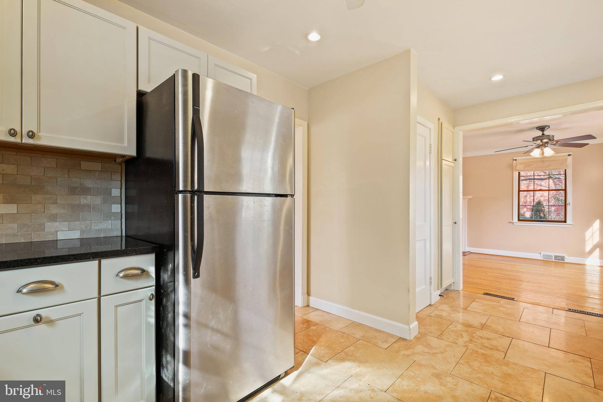 6617 Loch Hill Road Baltimore, MD 21239 - Photo 7 of 43