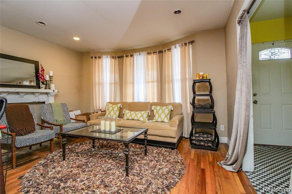 314 Hendrie Street Detroit, MI 48202 - Photo 7 of 36