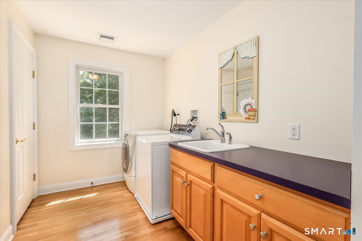 8 Rock Ridge Court New Fairfield, CT 06812 - Photo 22 of 39