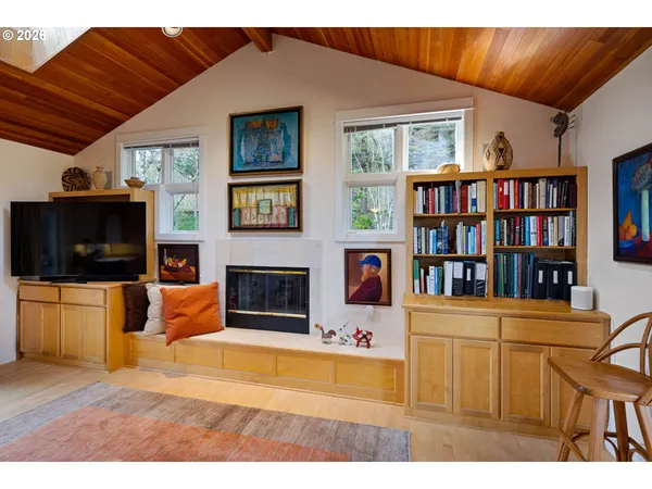 $1,100,000 | 2634 Suncrest Drive, Eugene, OR 97405