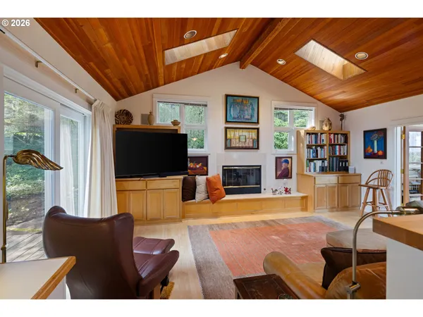 $1,100,000 | 2634 Suncrest Drive, Eugene, OR 97405