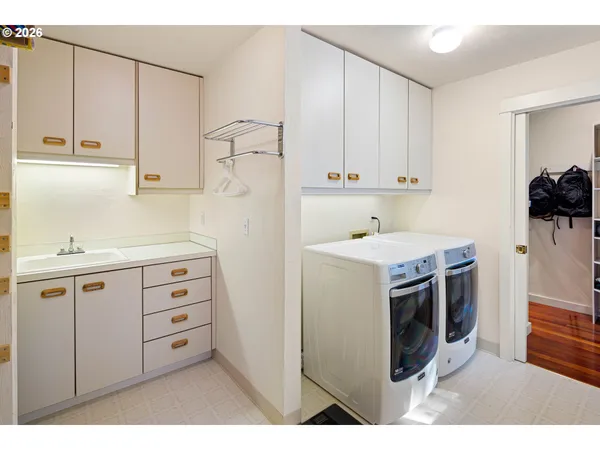 $1,100,000 | 2634 Suncrest Drive, Eugene, OR 97405