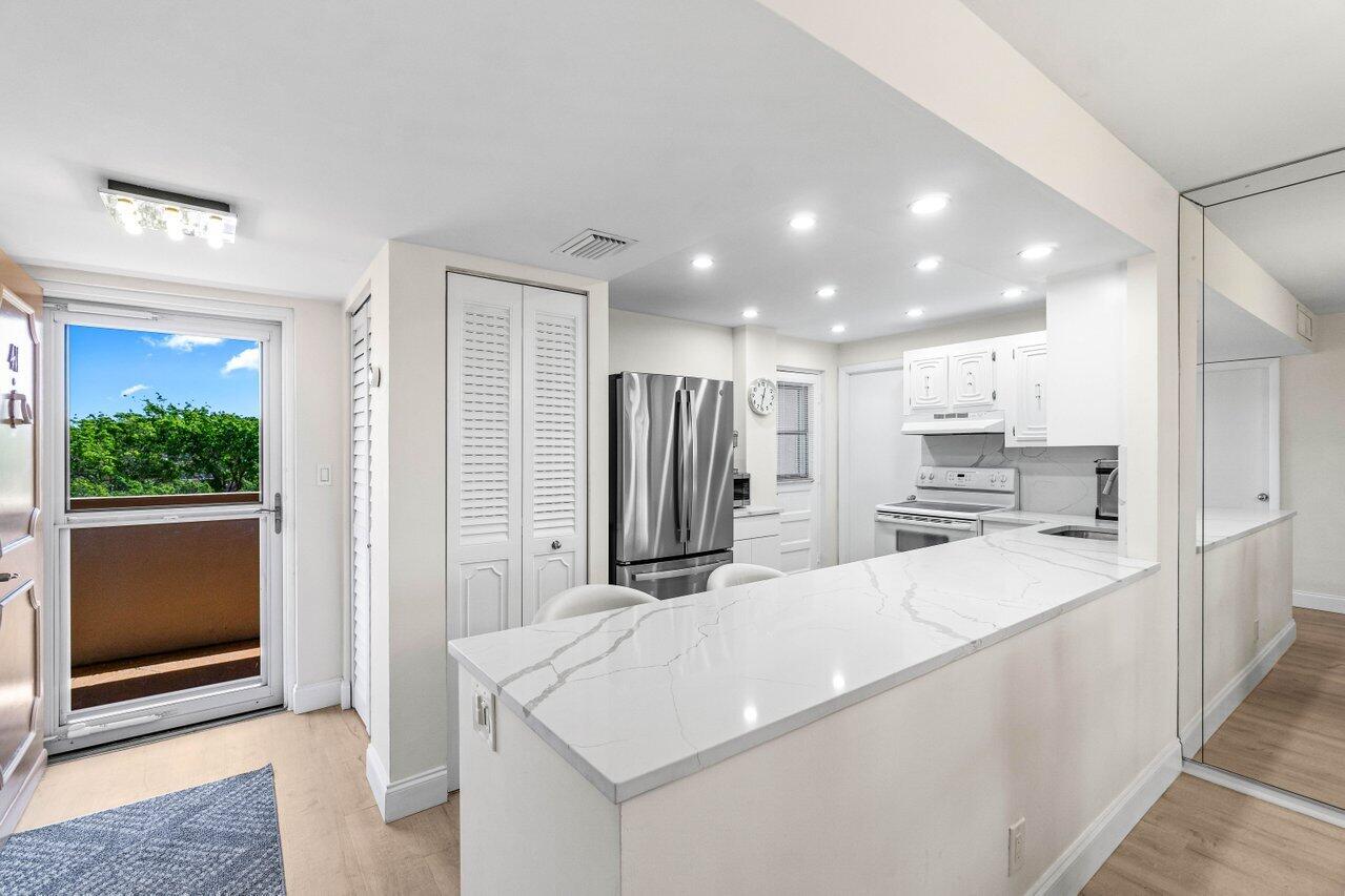 6461 Northwest 2nd Avenue, Unit 4110 Boca Raton, FL 33487 - Photo 4 of 31 005-6461Northwest2ndAvenue-411-BocaRaton