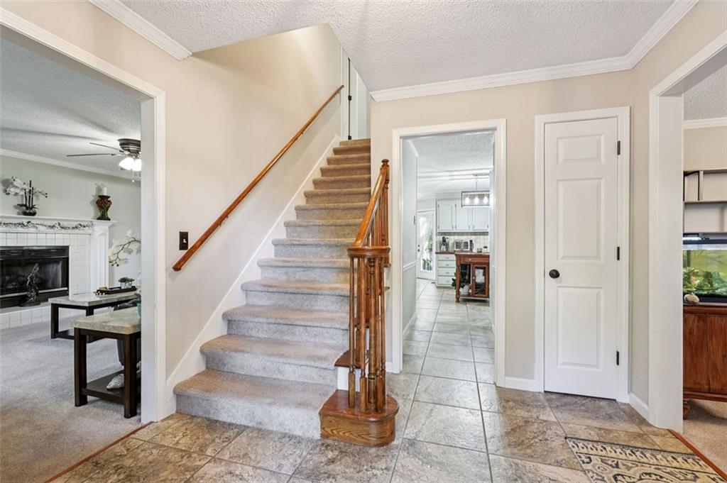 39 Hampton Way Carrollton, GA 30116 - Photo 5 of 57