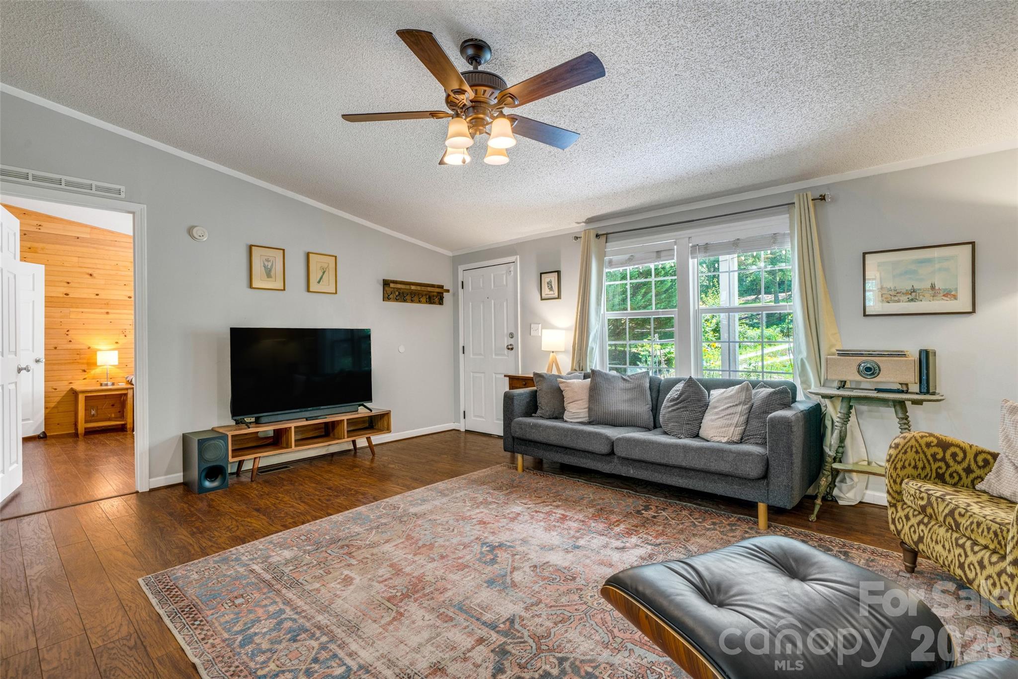 435 McMinn Road Hendersonville, NC 28792 - Photo 7 of 48