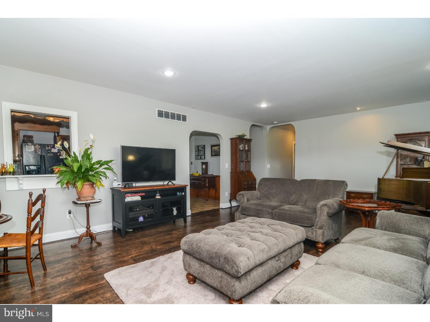 717 Deep Run Road Perkasie, PA 18944 - Photo 6 of 25 Gallery Image 6