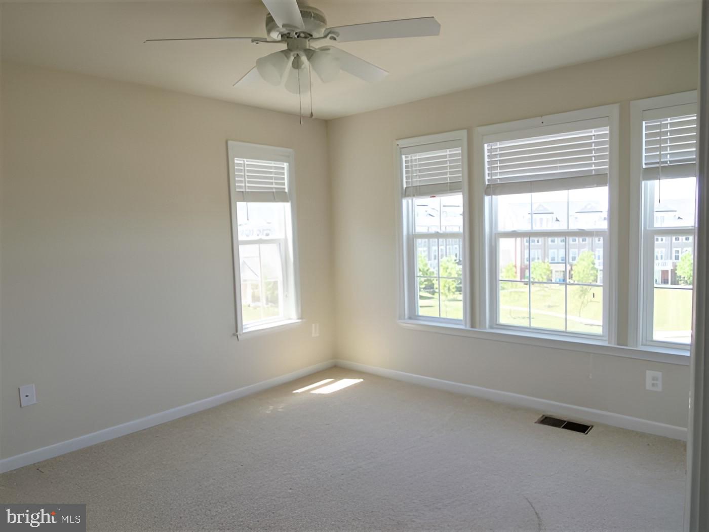 42581 Sunset Ridge Square Ashburn, VA 20148 - Photo 15 of 24 Bright and airy corner retreat.
