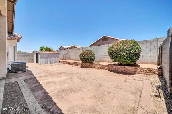 a view of backyard space