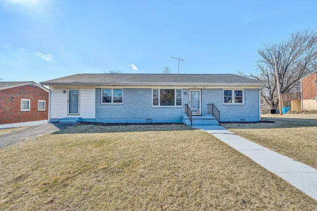 a house view with a outdoor space