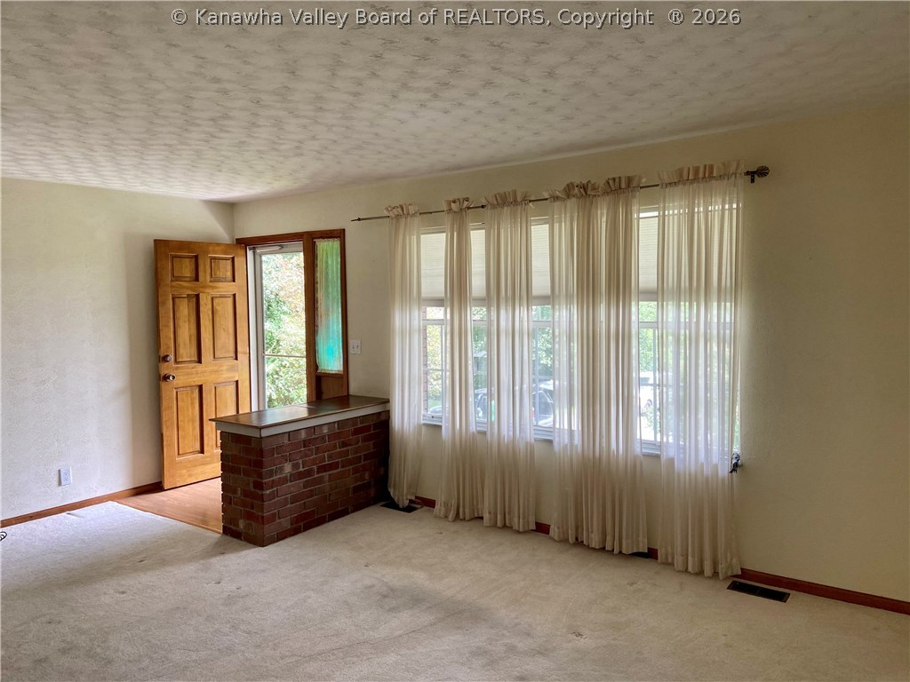 1008 Oakwood Road Culloden, WV 25510 - Photo 7 of 26 Gallery Image 7