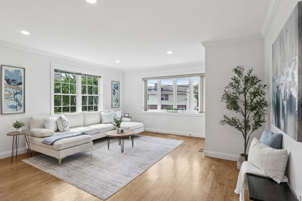 89 Overland Road, Unit 1 Waltham, MA 02451 - Photo 12 of 41 Gallery Image 12