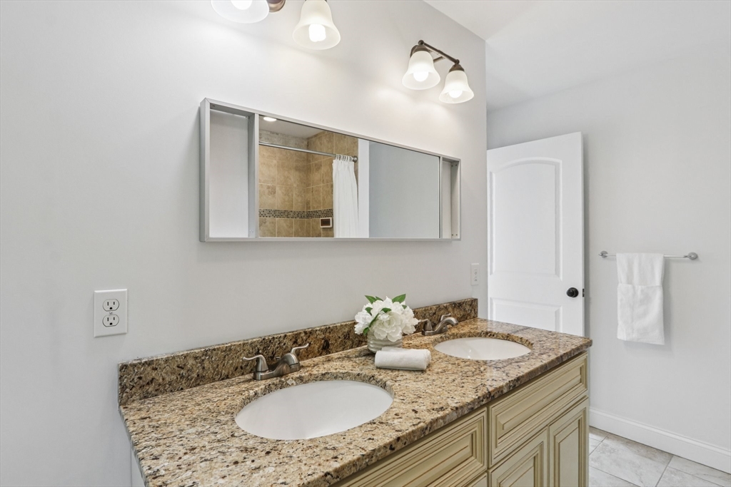 89 Overland Road, Unit 1 Waltham, MA 02451 - Photo 16 of 41 Gallery Image 16